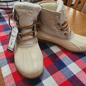 Cannon duck boots size 8